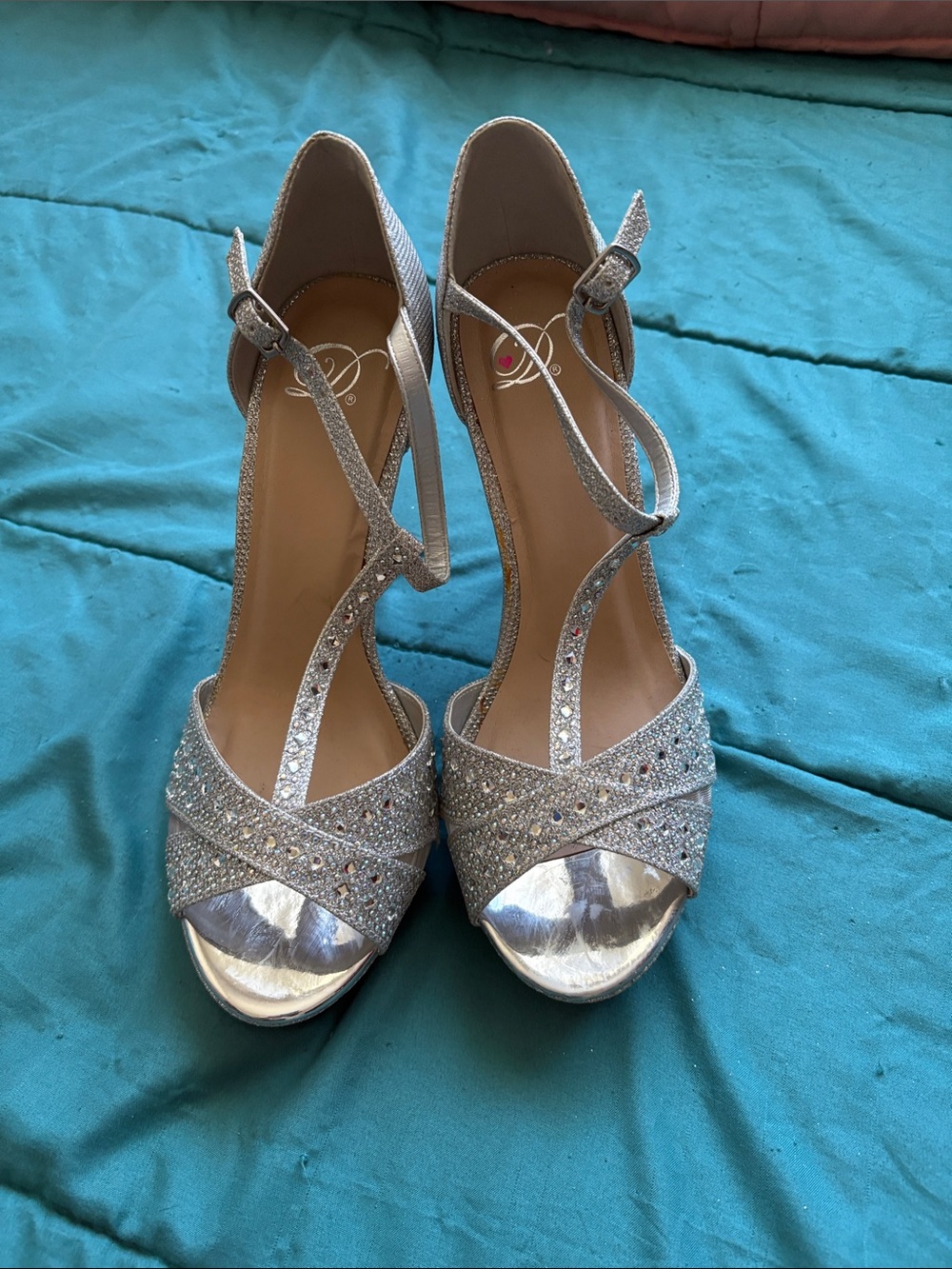 Silver Glitter Size 10 T-Strap Evening Heels